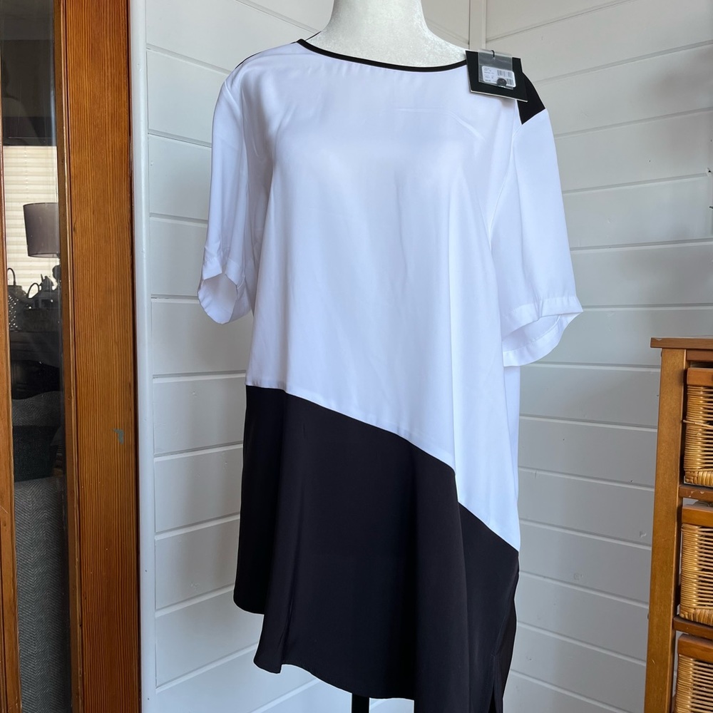 🆕 Michel Studio Collection Asymmetrical Black & White Size 16 Blouse, NWT